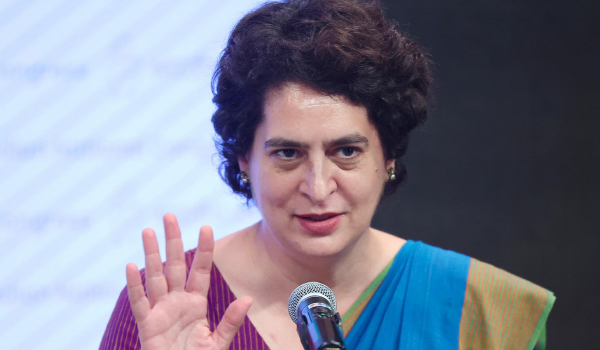 'തിരുനെല്ലി ആശ്രമം സ്‌കൂളിലെ പട്ടിക വര്‍ഗ്ഗ വിദ്യാര്‍ത്ഥികളെ ആറളത്തേക്ക് മാറ്റുന്നത് പുന:പരിശോധിക്കണം': പ്രിയങ്ക ഗാന്ധി എം.പി.