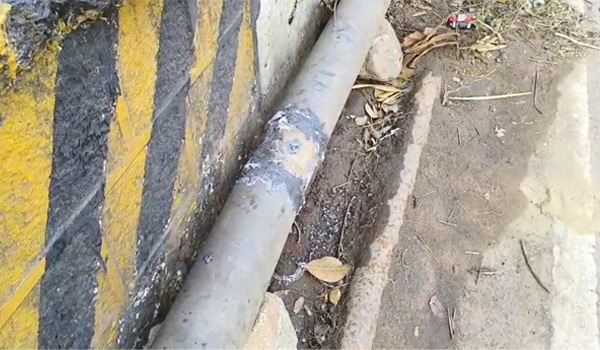 പകല്‍ നന്നാക്കും രാത്രി വീണ്ടും പൊട്ടും. എന്നു നന്നാക്കുമെന്ന് നാട്ടുകാര്‍