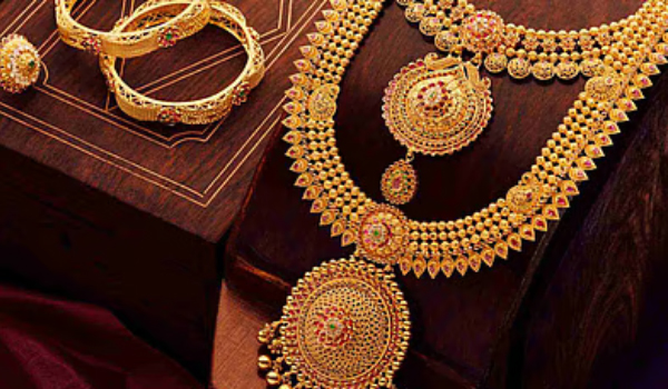 സംസ്ഥാനത്ത് സ്വര്‍ണവിലയില്‍ വന്‍ ഇടിവ്.