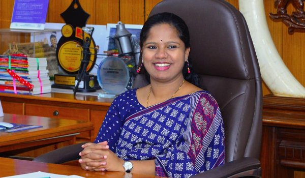 സോഷ്യല്‍ മീഡിയ ഉപയോഗിക്കുമ്പോള്‍ ജാഗ്രത വേണം: ജില്ലാ കളക്ടര്‍